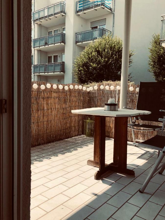 Parkplatz Und Balkon - Burberg'S Heimathafen In Wiesbaden Luaran gambar