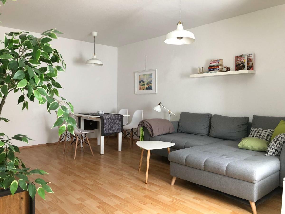 Parkplatz Und Balkon - Burberg'S Heimathafen In Wiesbaden Luaran gambar