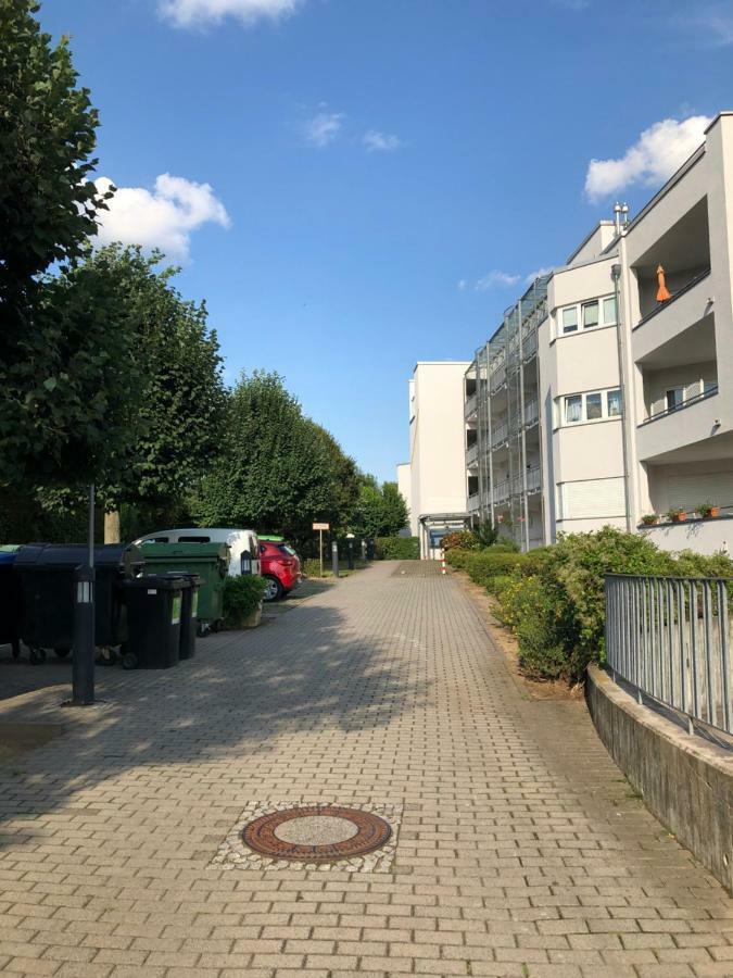 Parkplatz Und Balkon - Burberg'S Heimathafen In Wiesbaden Luaran gambar