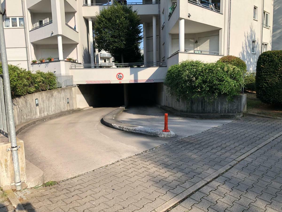 Parkplatz Und Balkon - Burberg'S Heimathafen In Wiesbaden Luaran gambar